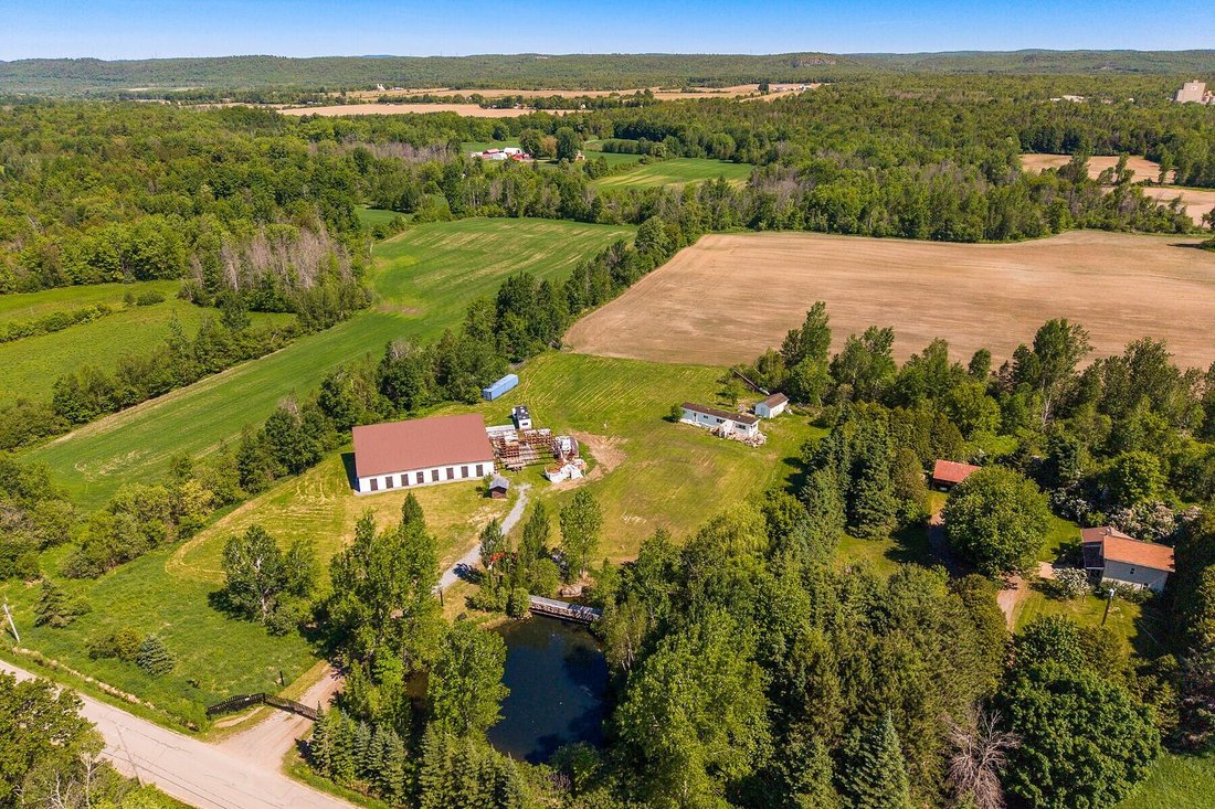 Land in Grenville, Quebec, Canada 3 - 18108763