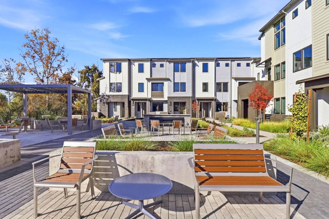 Condo in Cupertino, California, United States 1 - 18108696