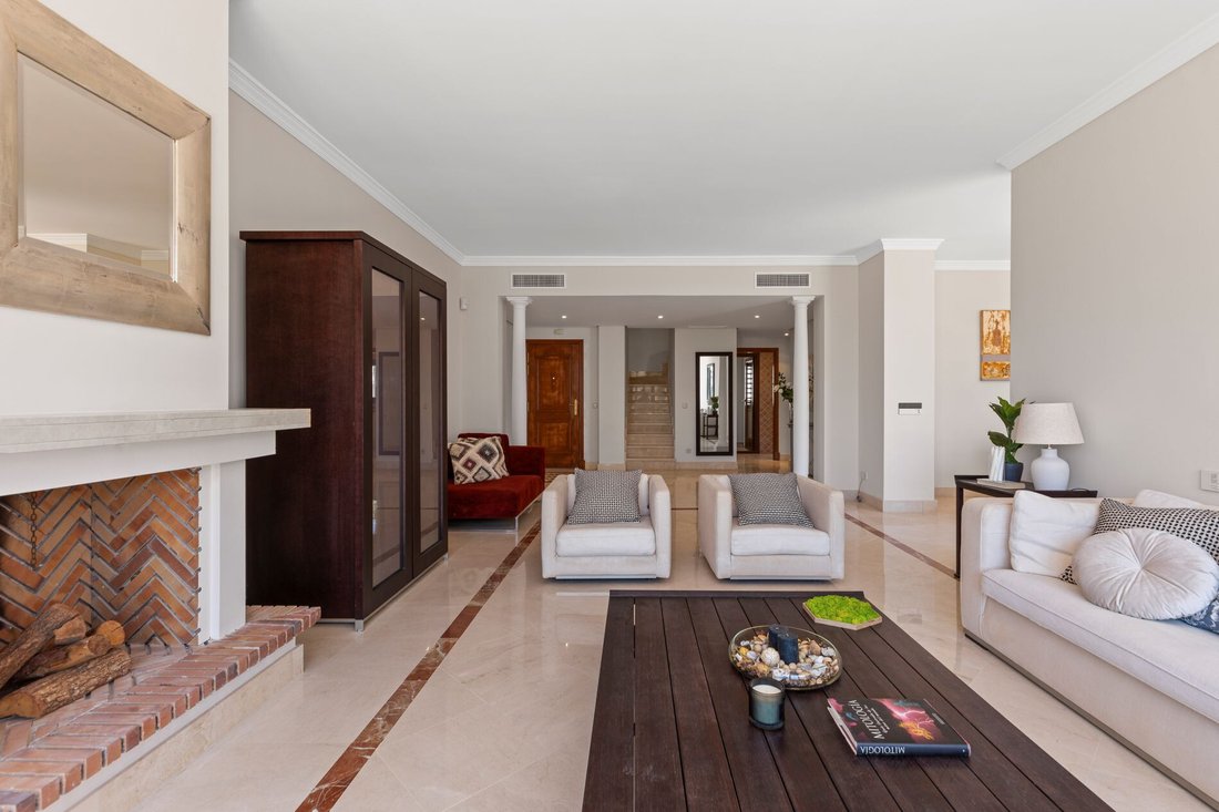 Penthouse in Estepona, Andalusia, Spain 5 - 18108756