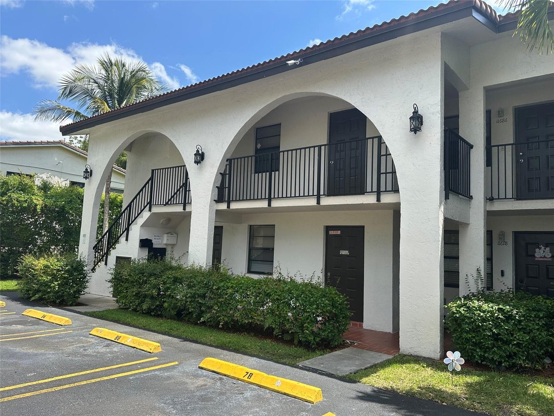 Coral Springs, Florida, United States 4 - 18108934