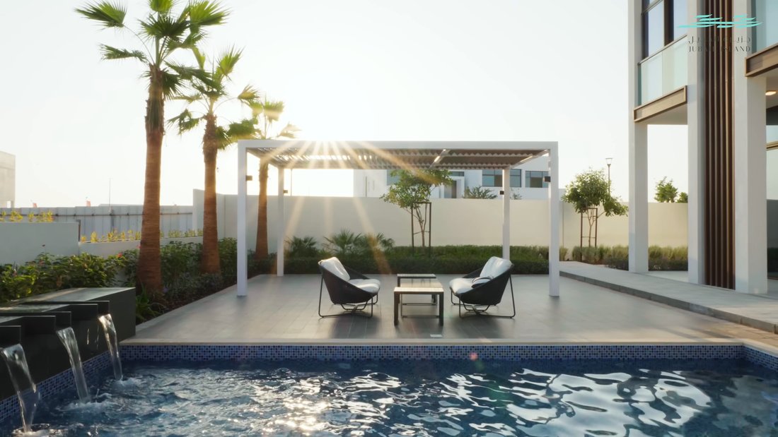 Villa in Al Jubail Island / Jazeerat Al Jubail, Abu Dhabi Emirate, United Arab Emirates 2 - 18108835