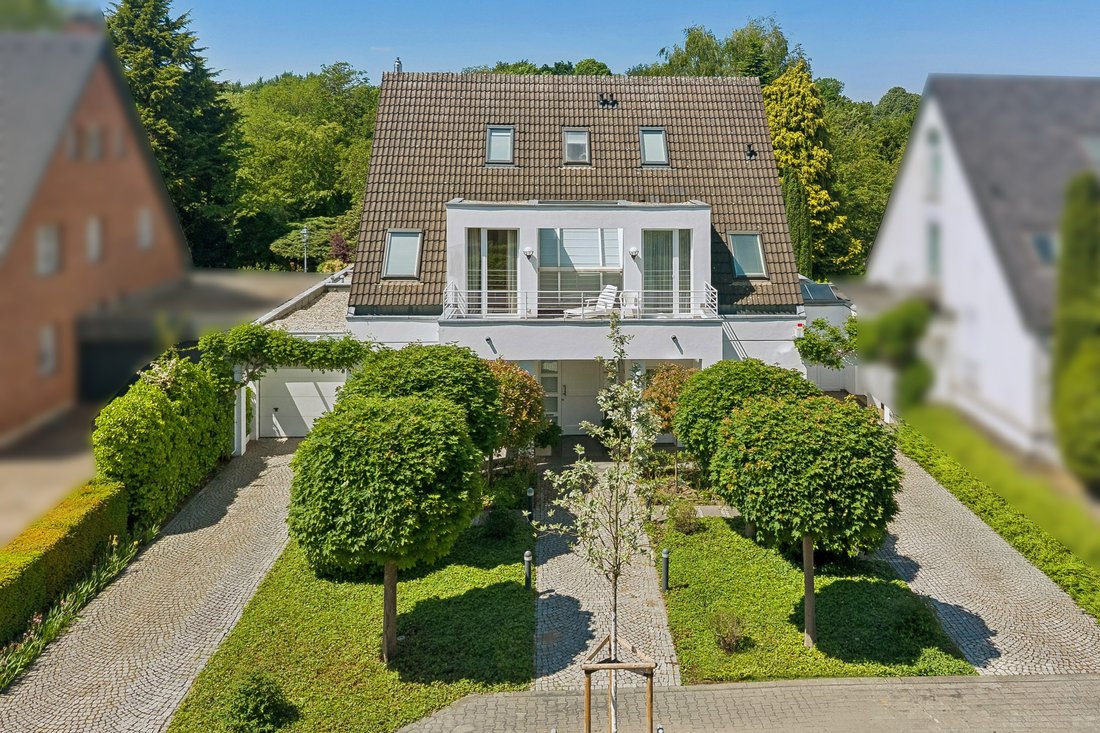 Villa in Düsseldorf, North Rhine-Westphalia, Germany 2 - 18109473