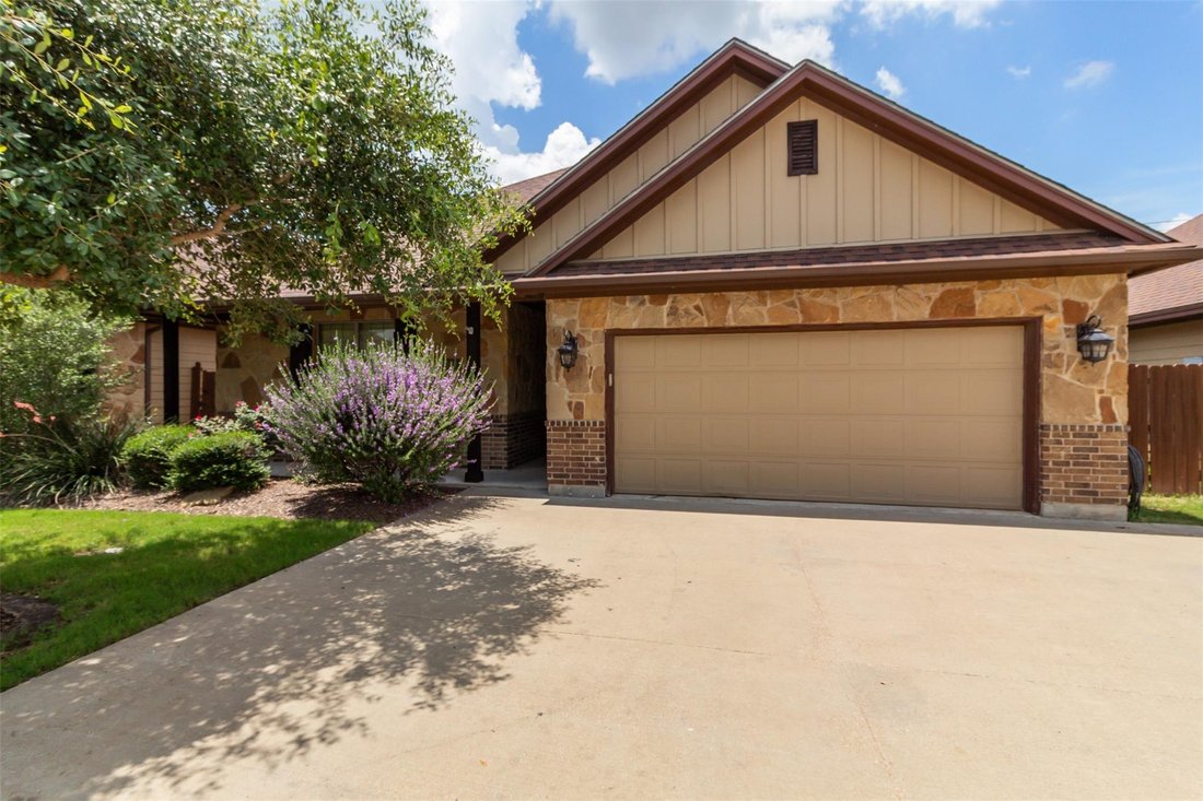 College Station, Texas, United States 3 - 18109622