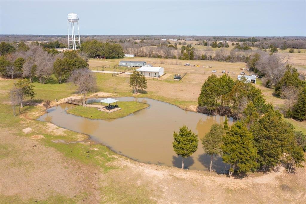 House in Tool, Texas, United States 4 - 18109425