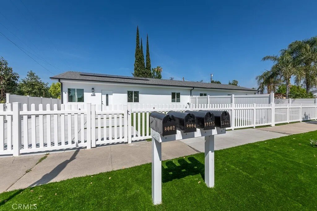 Los Angeles, California, United States 2 - 17493039
