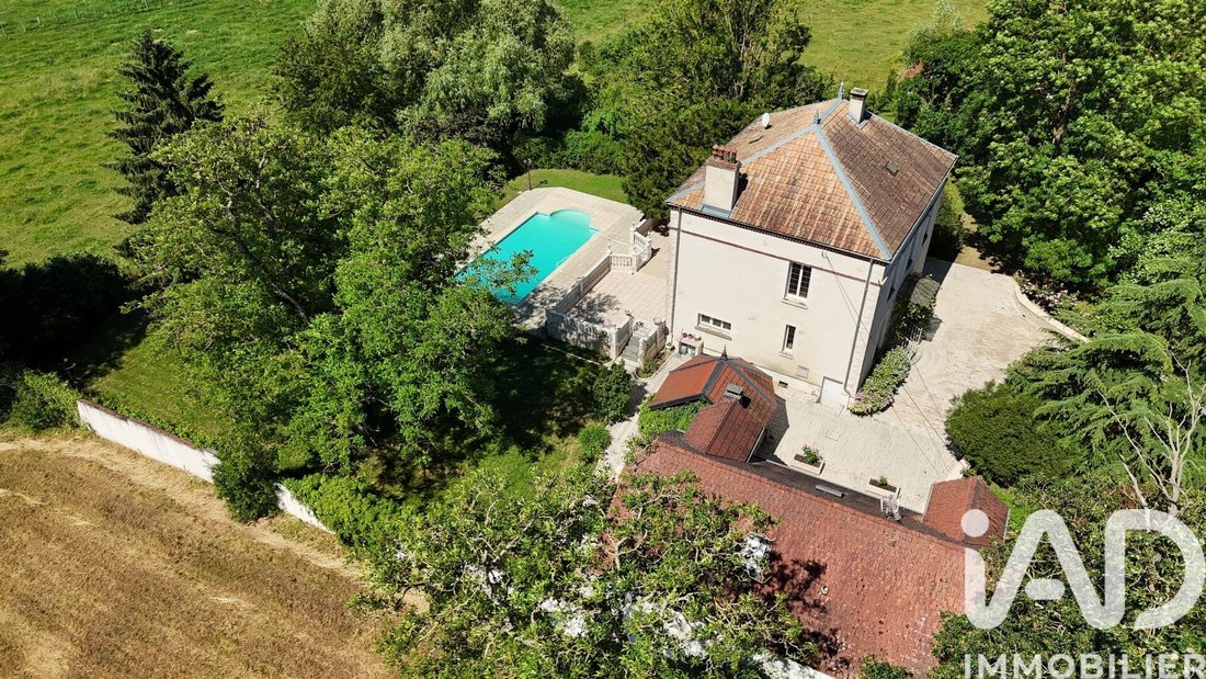 House in Sornay, Bourgogne – Franche-Comté, France 3 - 18111729