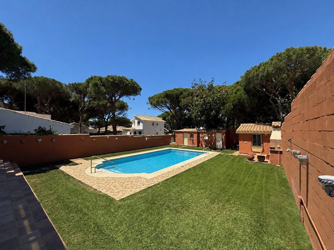 Chalet in Chiclana de la Frontera, Andalusia, Spain 3 - 18109810