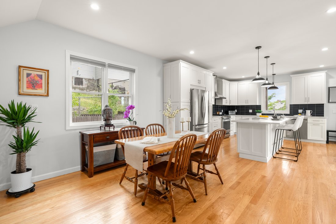 Condo in Arlington, Massachusetts, United States 5 - 18109492