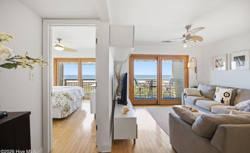 Condo in Oak Island, North Carolina, United States 1