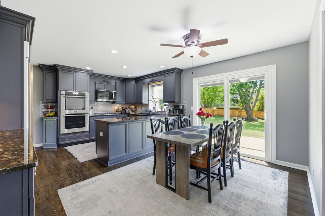 House in Cary, Illinois, United States 3 - 18109669