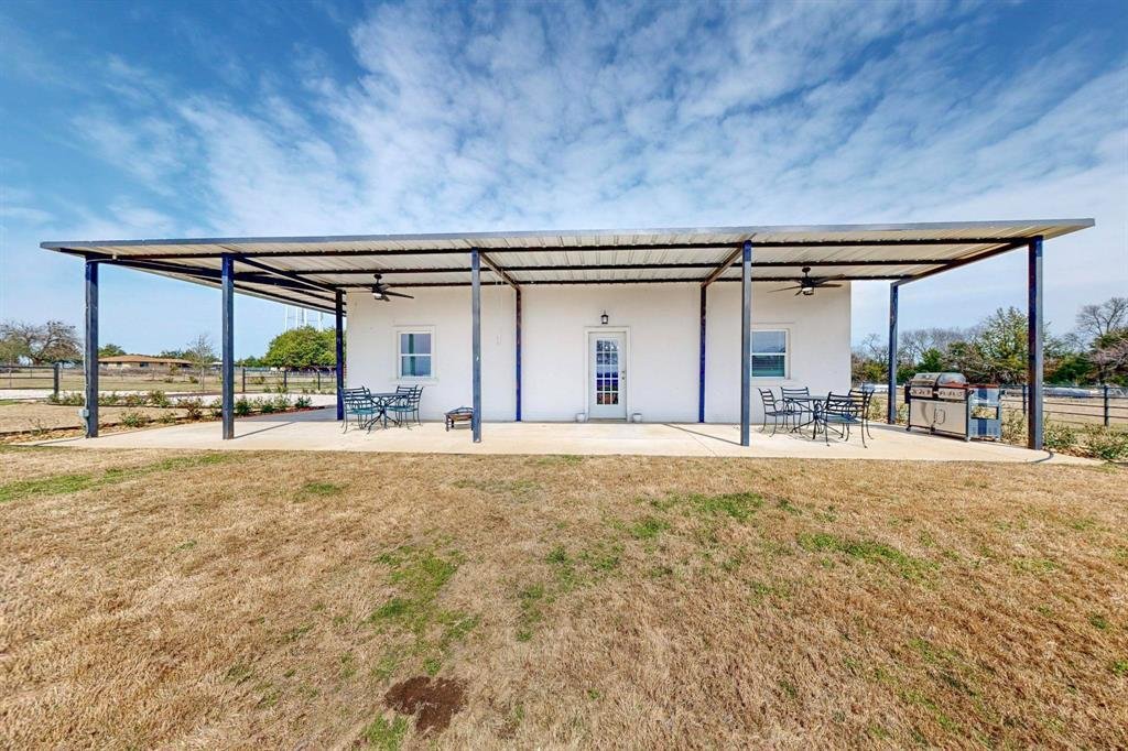 House in Tool, Texas, United States 1 - 18109425