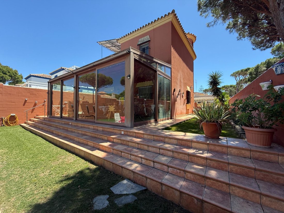Chalet in Chiclana de la Frontera, Andalusia, Spain 2 - 18109810