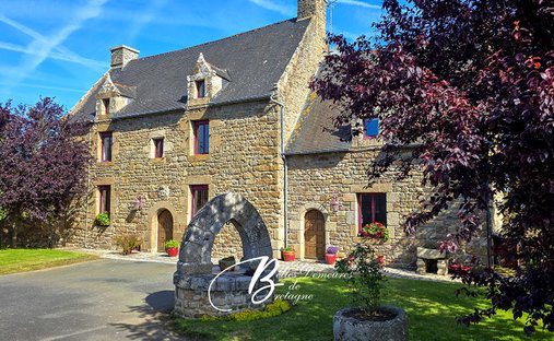 Villa in La Tour d'Auvergne, Saint-Brieuc, France 1