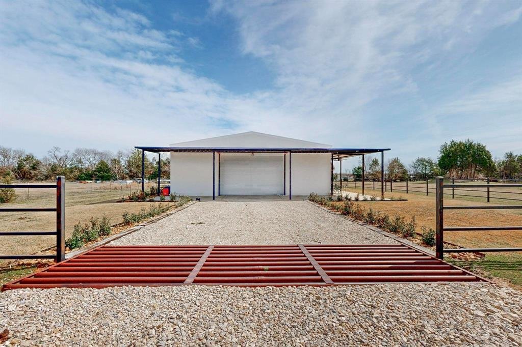 House in Tool, Texas, United States 2 - 18109425