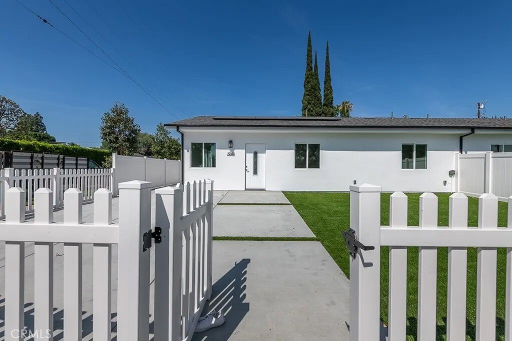 Los Angeles, California, United States 4 - 17493039
