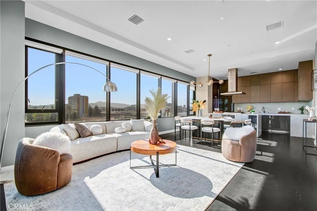 Condo in Altadena, California, United States 2 - 18109517