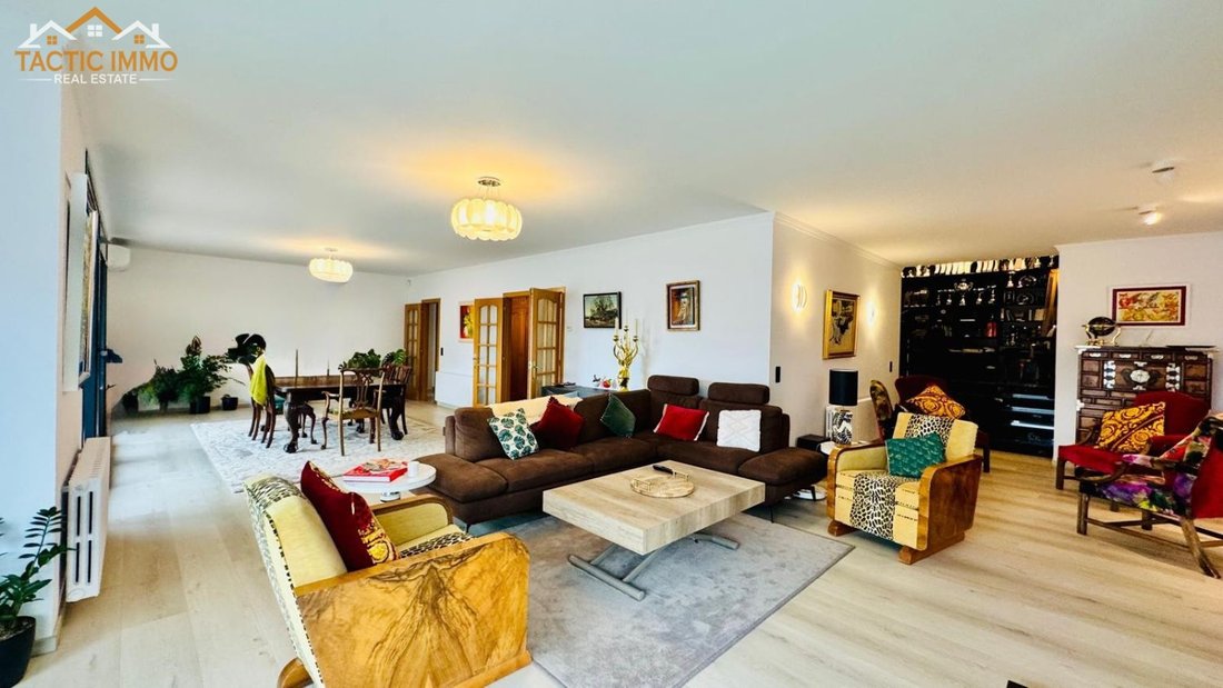 Chalet in Escaldes-Engordany, Escaldes-Engordany, Andorra 1 - 18109701