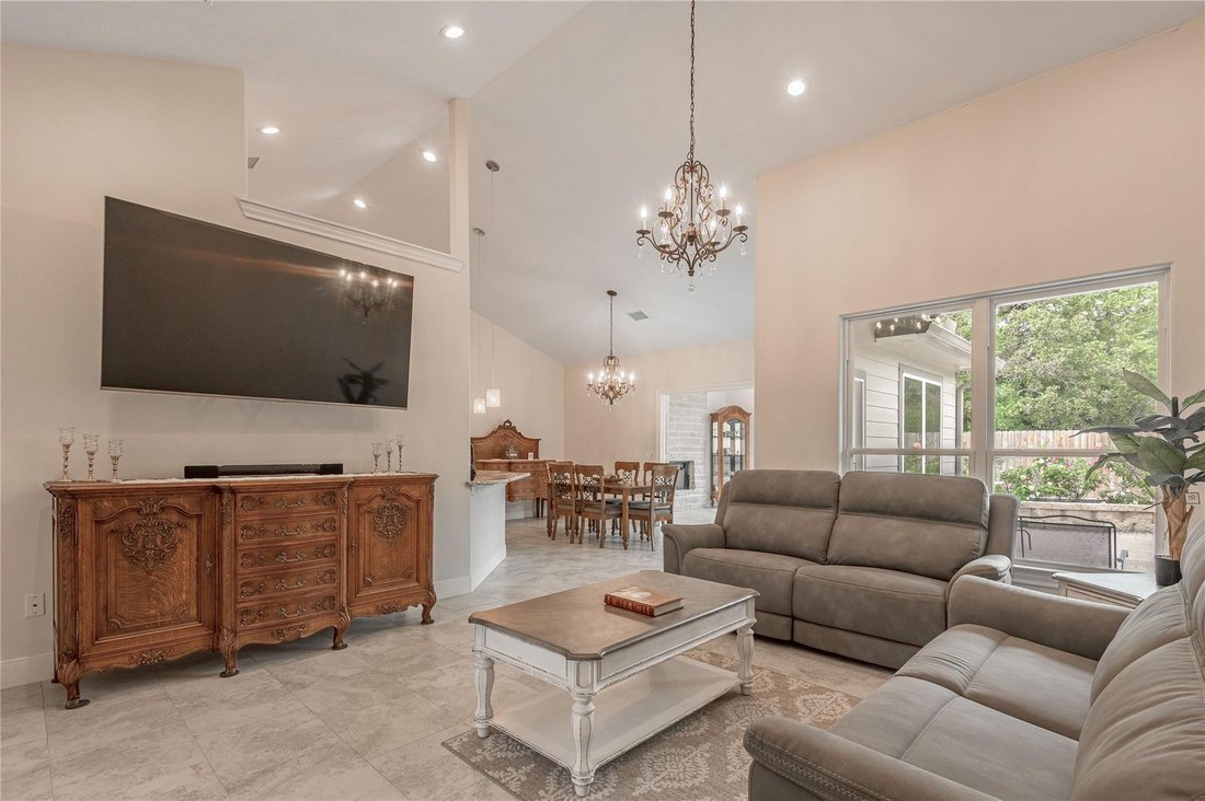 House in Midway, Texas, United States 5 - 18109649