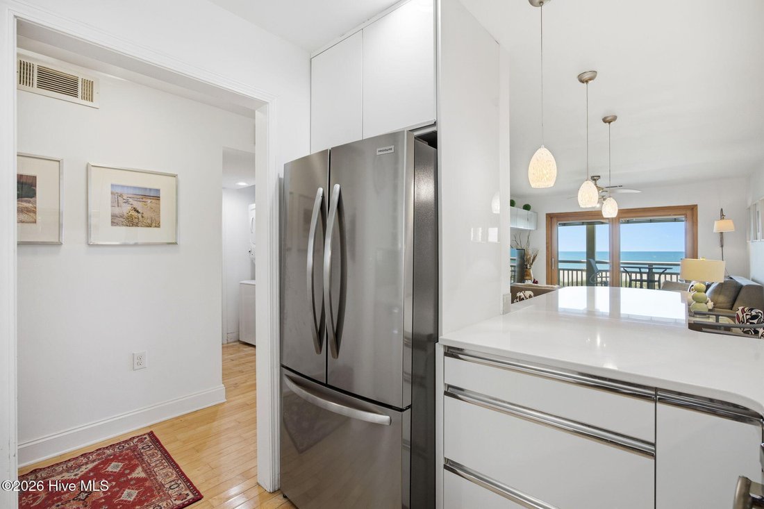 Condo in Oak Island, North Carolina, United States 5 - 18109352