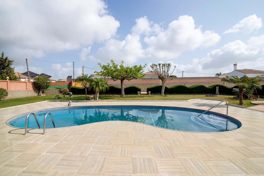 Chalet in Chiclana de la Frontera, Andalusia, Spain 5 - 18109761