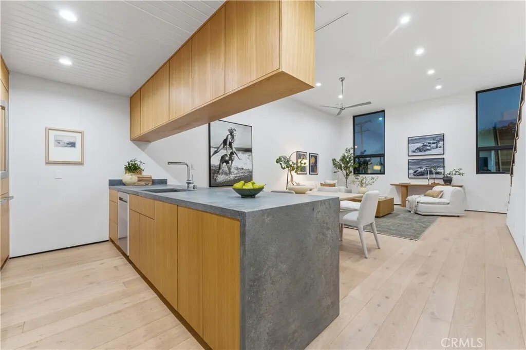 Condo in Los Angeles, California, United States 5 - 17917447