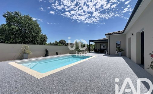 House in Fronton, Occitania, France 1