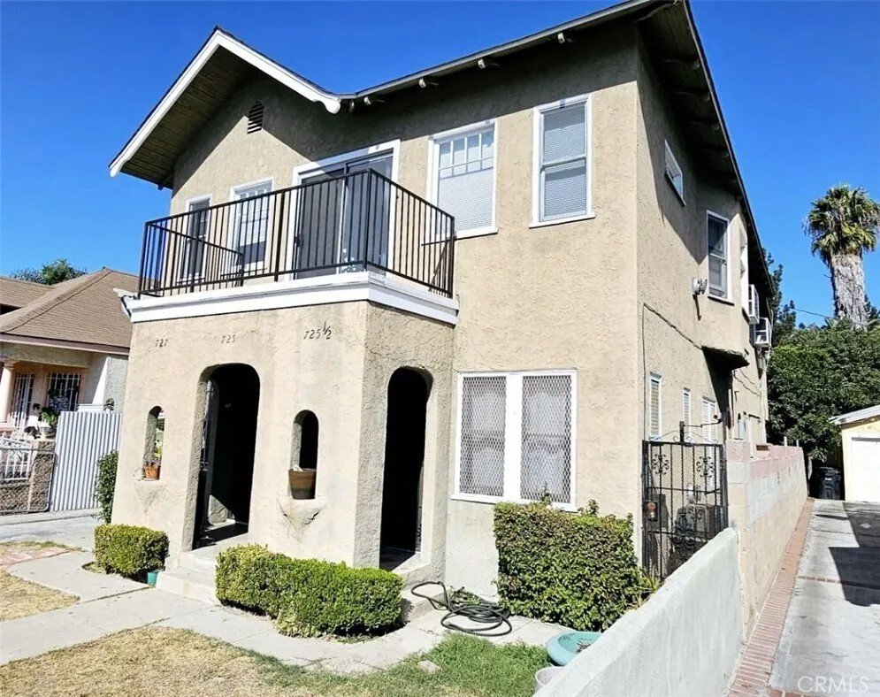 Los Angeles, California, United States 1 - 18109619