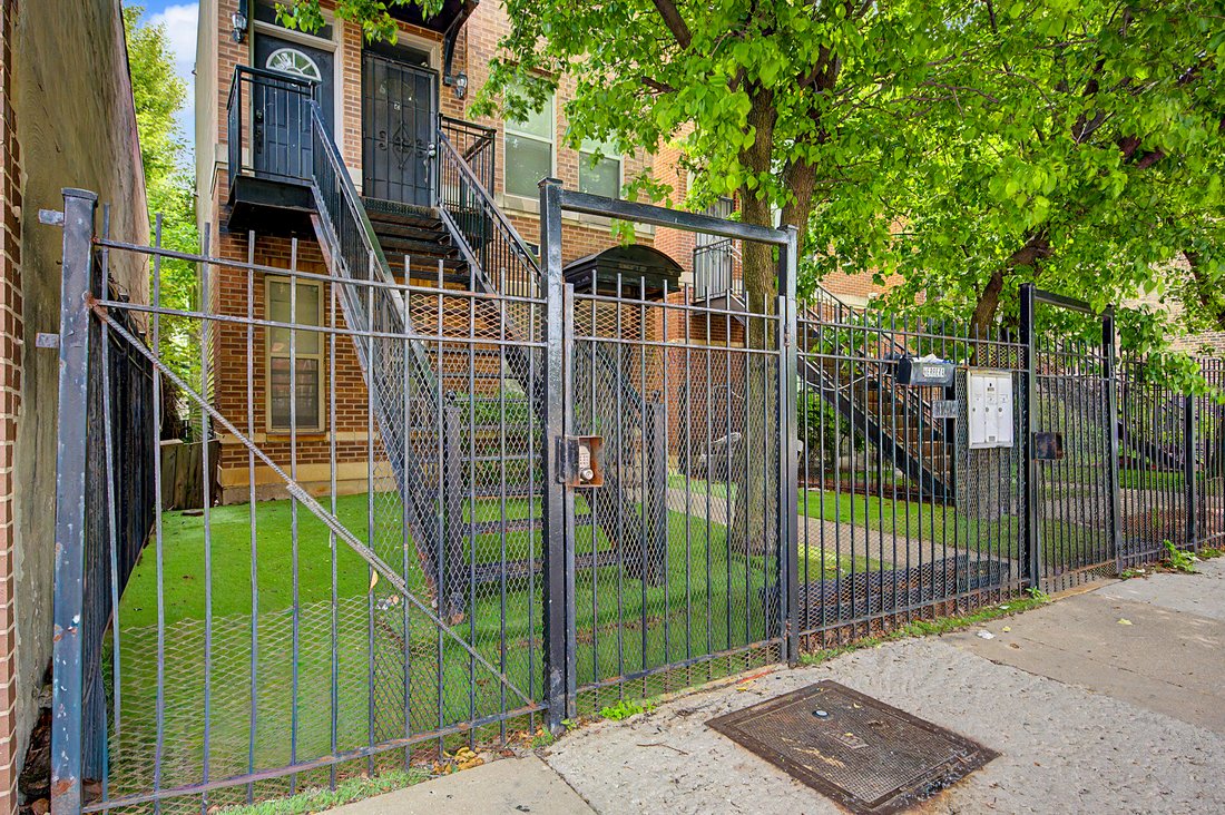 Chicago, Illinois, United States 3 - 18109688