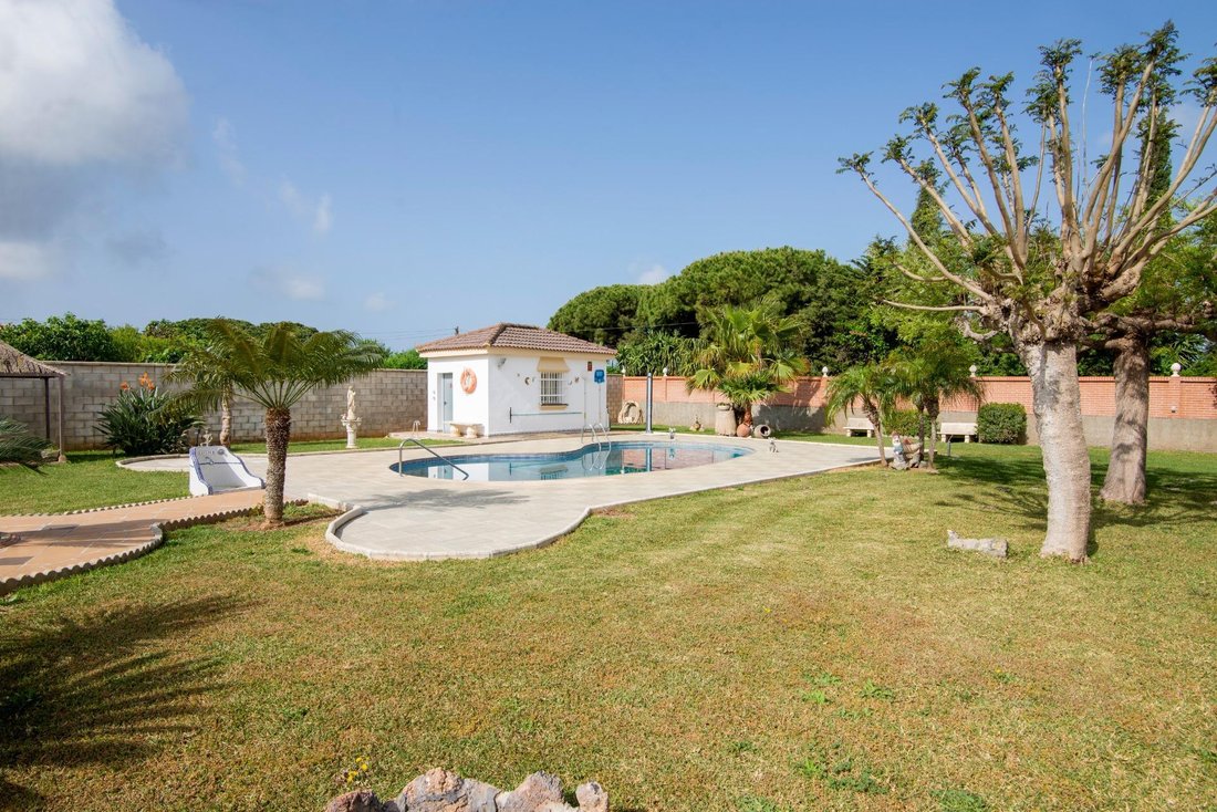 Chalet in Chiclana de la Frontera, Andalusia, Spain 2 - 18109761