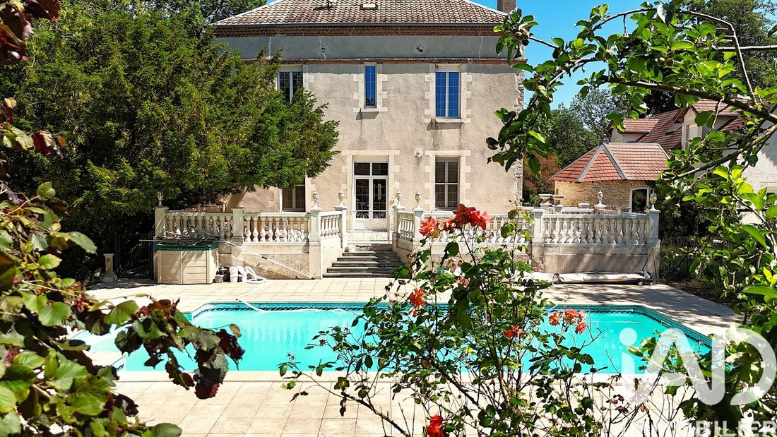 House in Sornay, Bourgogne – Franche-Comté, France 2 - 18111729