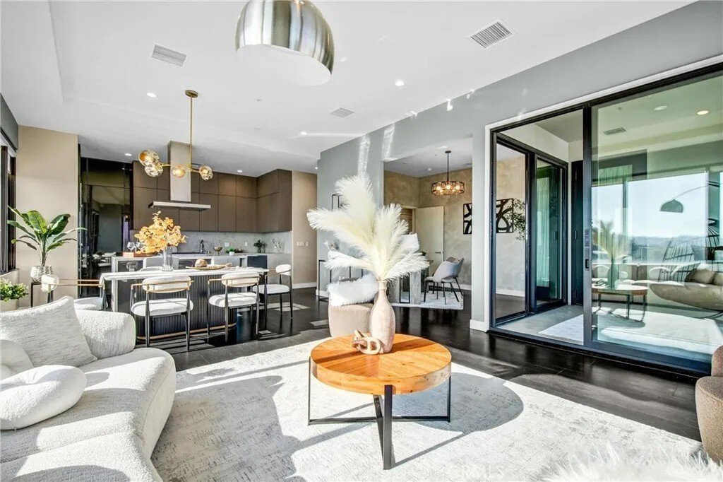 Condo in Altadena, California, United States 3 - 18109517