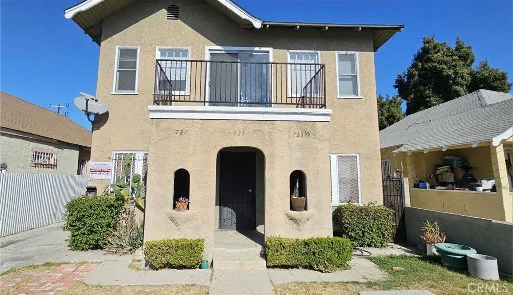 Los Angeles, California, United States 2 - 18109619