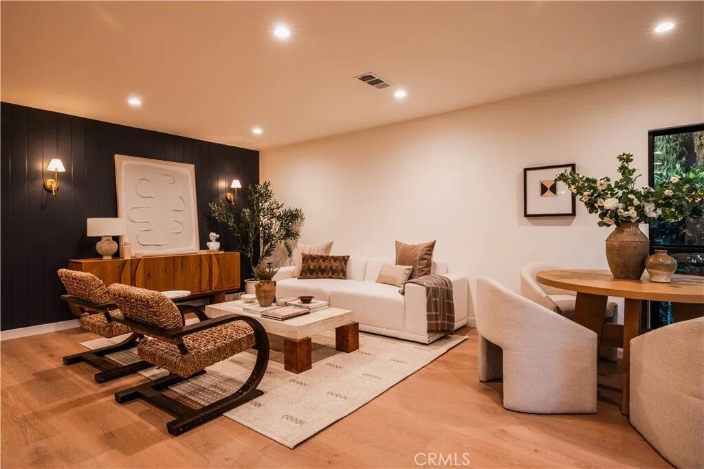 Condo in Los Angeles, California, United States 3 - 18069653