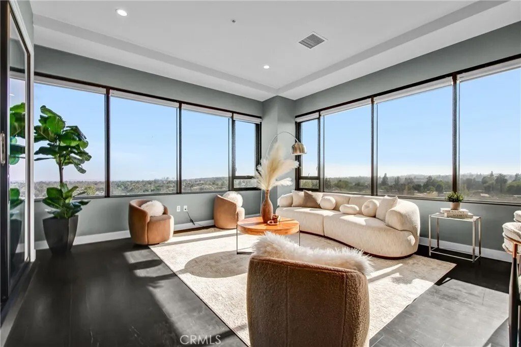Condo in Altadena, California, United States 5 - 18109517