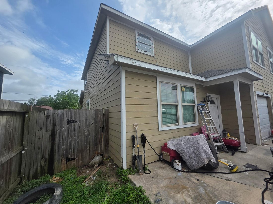 Houston, Texas, United States 3 - 18109598