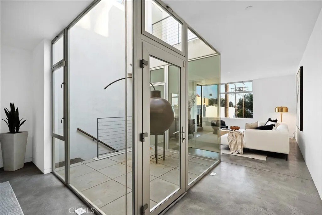 Condo in Los Angeles, California, United States 2 - 17982207