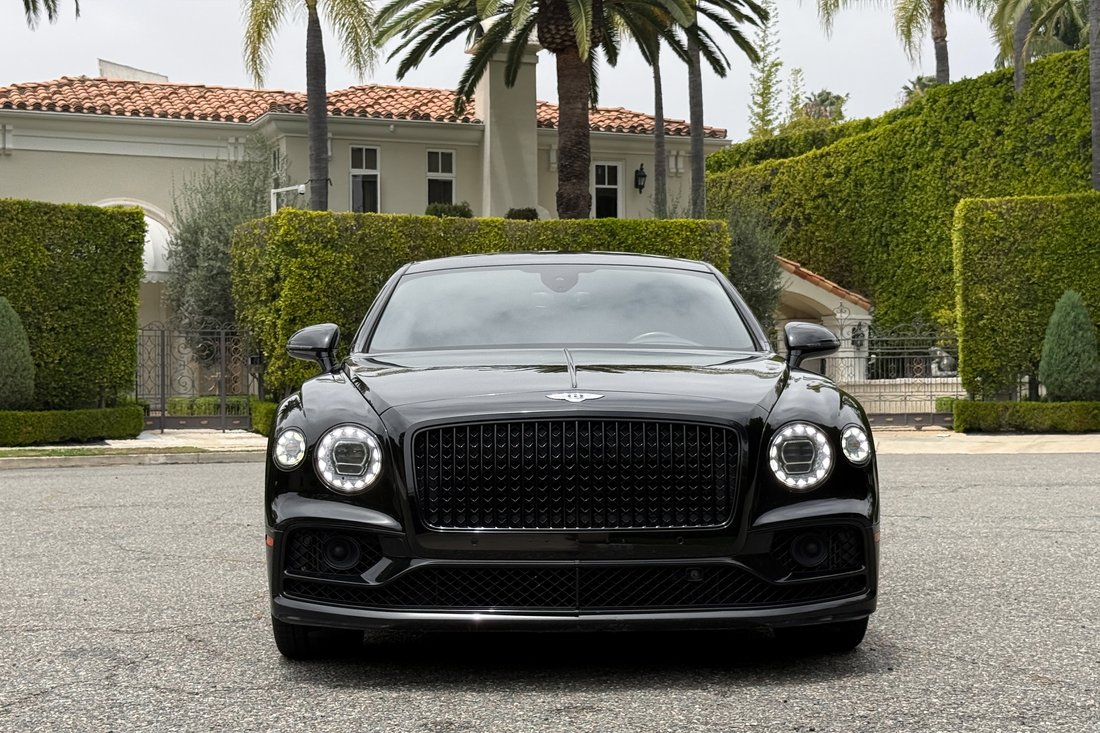 Sedan in West Hollywood, CA, United States 2 - 18112351