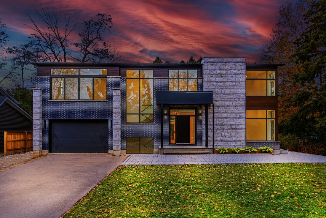 House in Burlington, Ontario, Canada 1 - 18111906