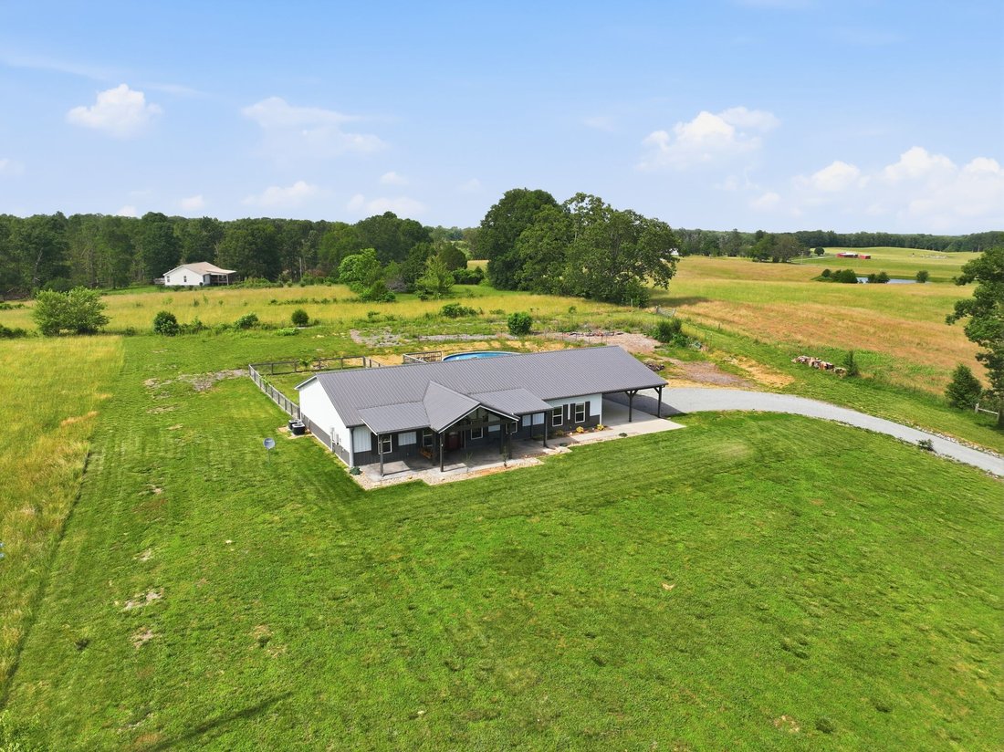 House in Dickson, Tennessee, United States 1 - 17692597