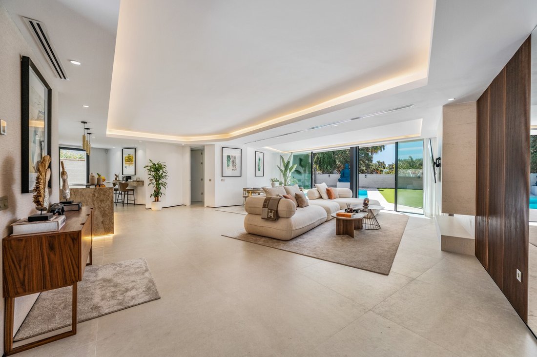Villa in Elviria-Cabopino, Marbella, Spain 3 - 18110493