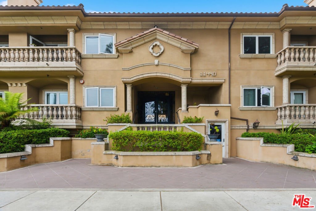 Condo in Los Angeles, California, United States 1 - 18112658