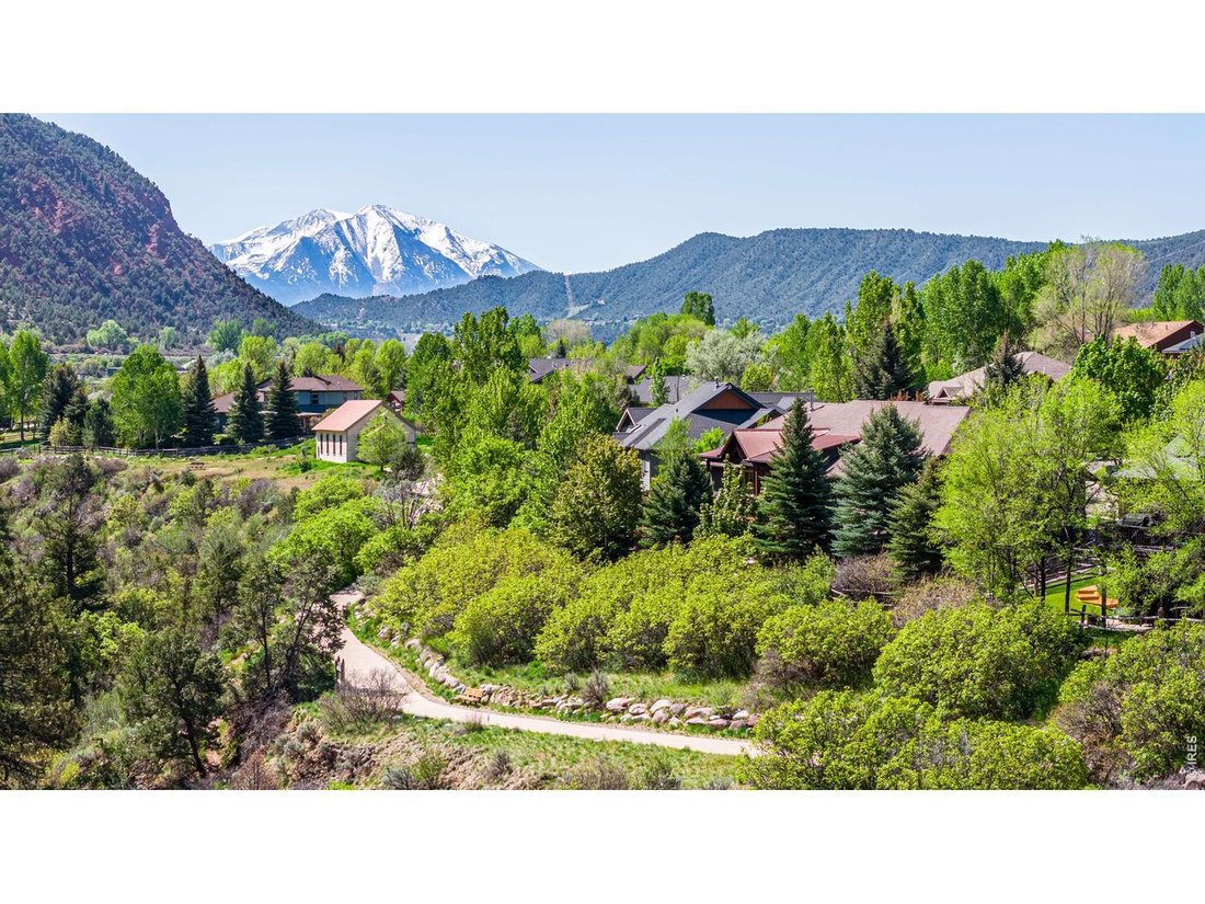 Glenwood Springs, Colorado, United States 3 - 18114374