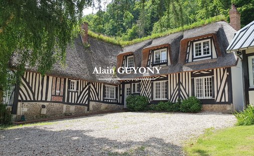 House in Tourville-sur-Pont-Audemer, Normandy, France 1
