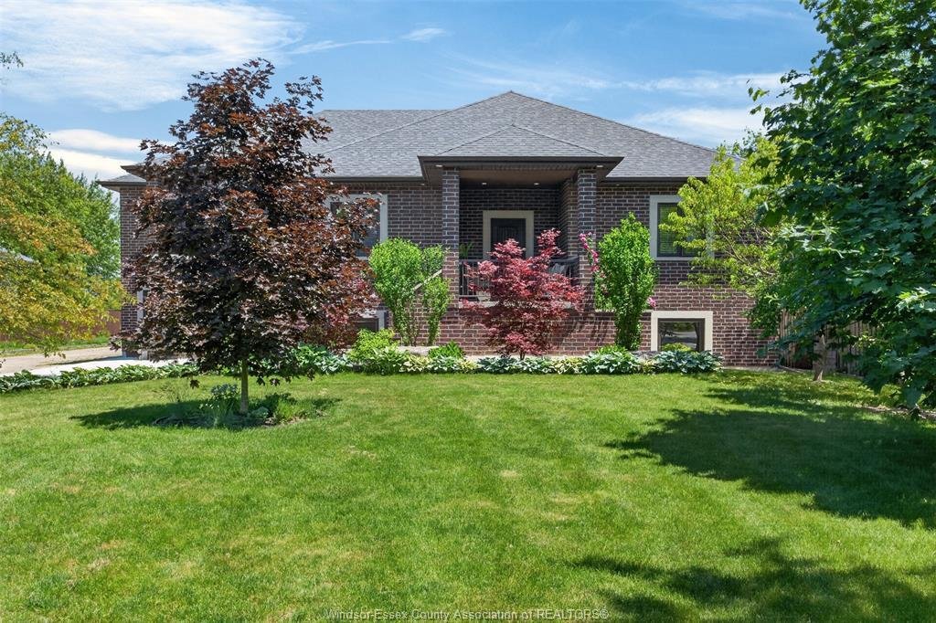 House in Windsor, Ontario, Canada 2 - 18110466