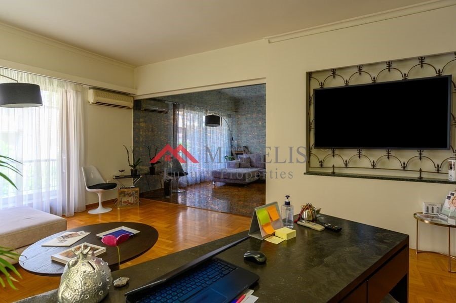 Apartment in Sunoikia Kolonakiou, 1st District of Athens, Athens 3 - 18110828
