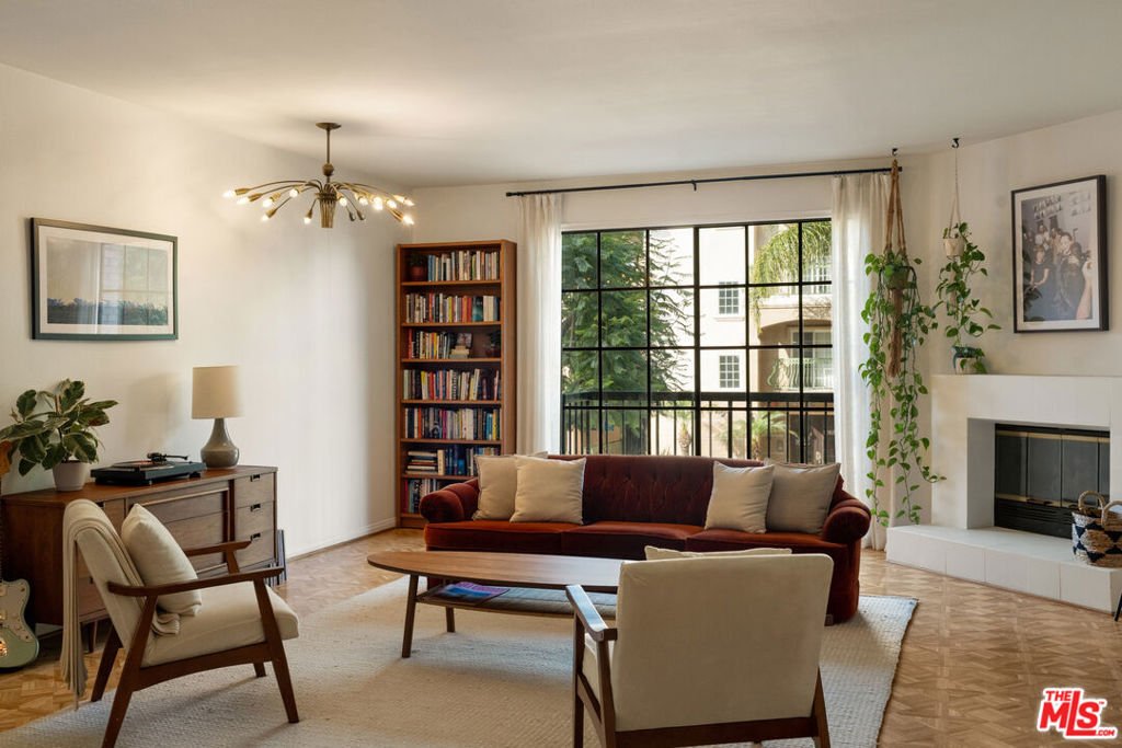 Condo in Los Angeles, California, United States 1 - 18112649