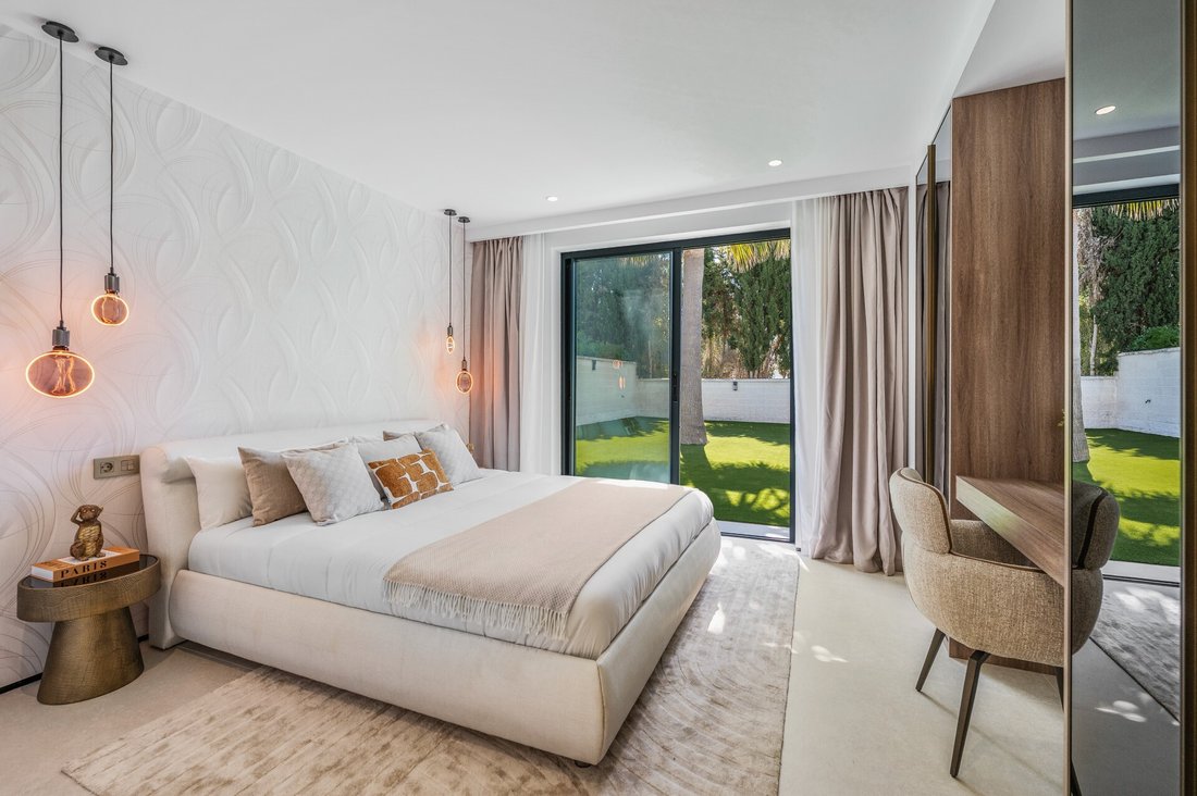 Villa in Elviria-Cabopino, Marbella, Spain 5 - 18110493