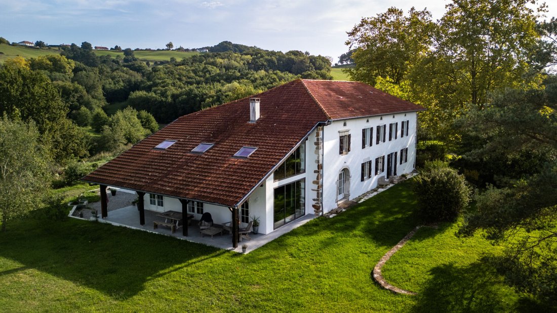 Villa in Bardos, Nouvelle-Aquitaine, France 1 - 18111620