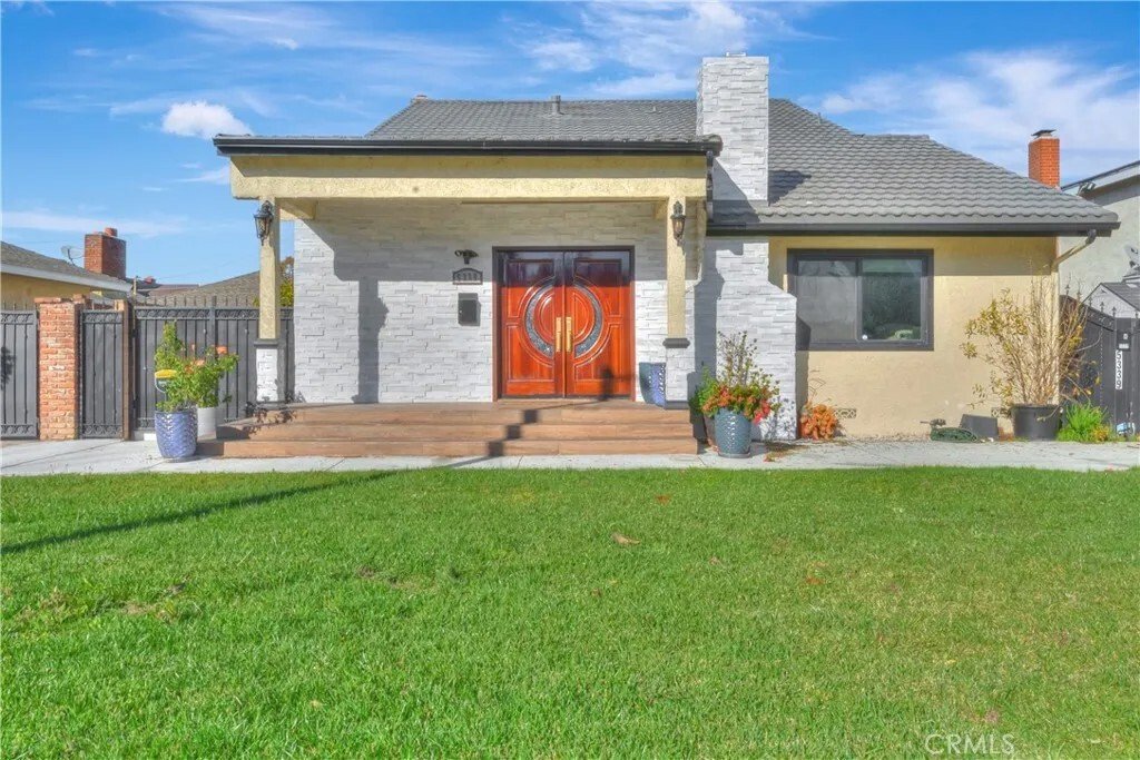 House in Signal Hill, California, United States 3 - 18112811