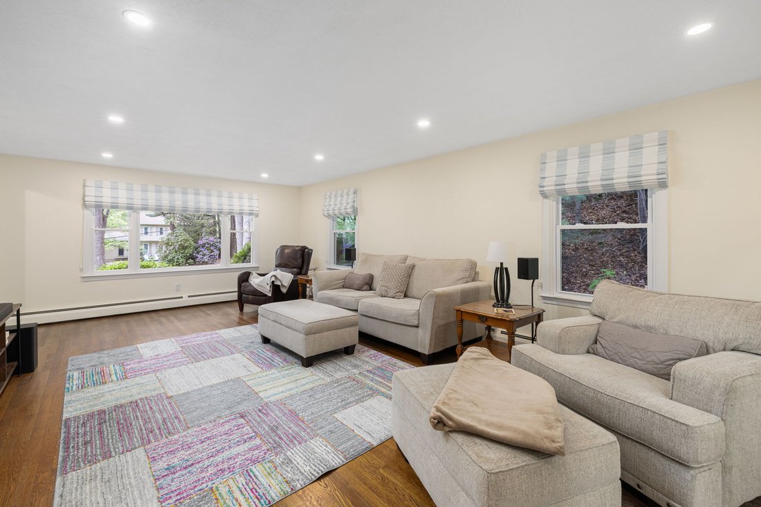 House in Warwick, Rhode Island, United States 4 - 18111122